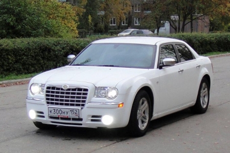 Представительский (VIP авто) Chrysler 300C белый №1