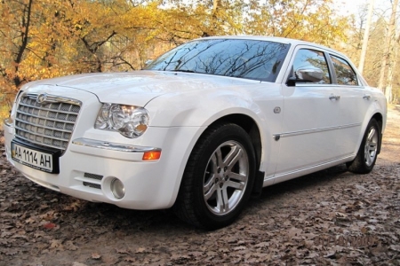 Представительский (VIP авто) Chrysler 300C белый №2