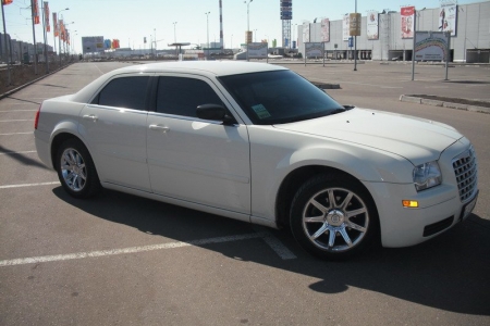Представительский (VIP авто) Chrysler 300C белый №3
