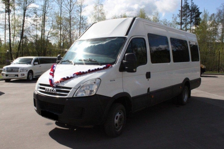 Микроавтобус Iveco Daily белый №1