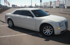 Представительский (VIP авто) Chrysler 300C белый превью №3