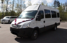 Микроавтобус Iveco Daily белый превью №1
